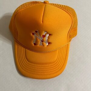 Ny yellow hat